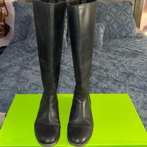 Frye and Co black back zip boots